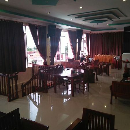 Benhur Hotel Padang (Sumatra) Bagian luar foto